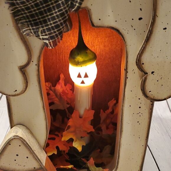 Country ghost with light decoration - Picture 3 of 5